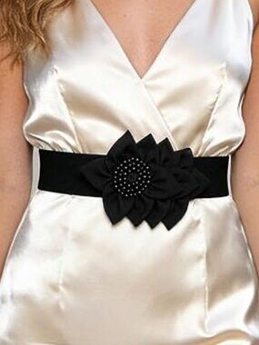 Wide Elastic Belt Stretchy Flowers Decor Belt - NWOT - Fit Waist Size 30"-34"